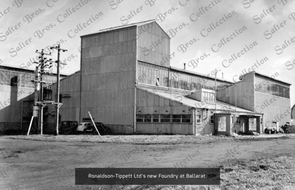 Ronaldson Tippett Foundry Photo - 1945